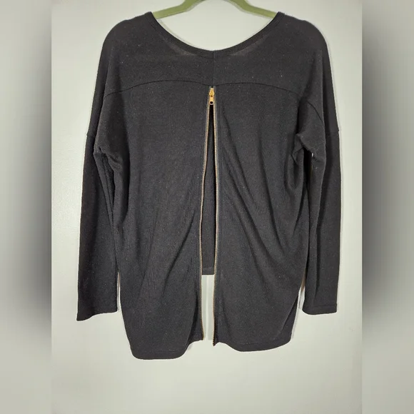 Lulus sz M Black zip to my lou hi low back goldtone zip sweater top - Picture 2 of 7